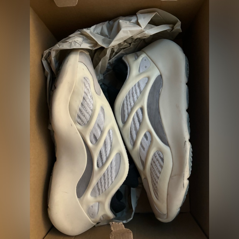 Yezzy 700